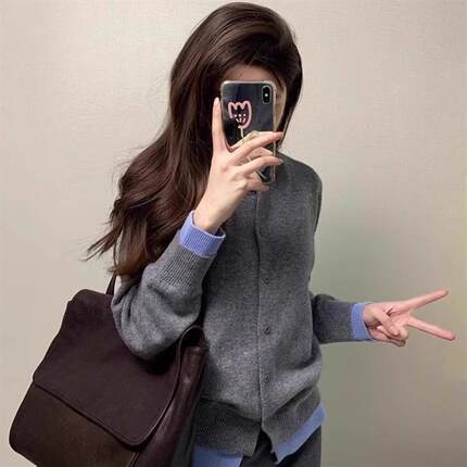灰色假两件针织开衫外套女秋季韩版慵懒风外搭毛衣设计感撞色上衣