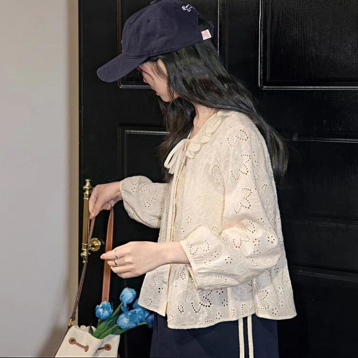 阔色法式娃娃领荷叶边镂空蕾丝薄衬衫女2025春夏季新款灯笼袖衬衣
