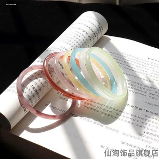 中国风手镯碧玉女款少女细圆条叮当镯菠菜绿玉镯子年轻款美人条