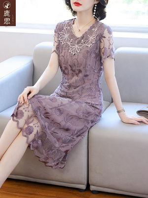 母亲节妈妈夏装洋气质2024新款碎花连衣裙40岁50中老年女夏季裙子
