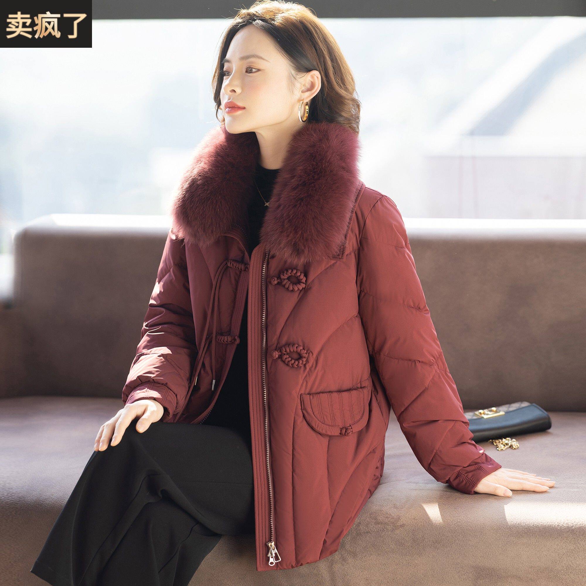 新中式妈妈冬装羽绒服外套2025新款加厚保暖红色上衣服中老年妇女