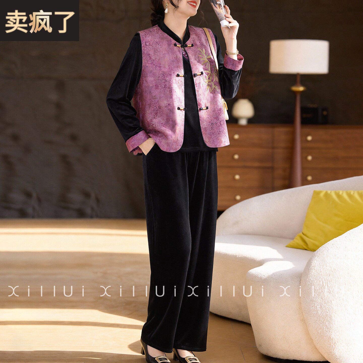 喜卉新中式妈妈春装金丝绒套装中老年女装洋气马甲外套上衣休闲裤