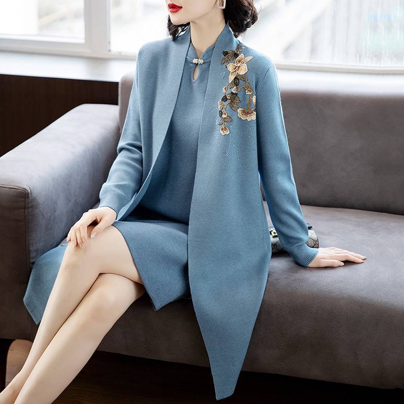 中年妈妈秋装连衣裙两件套装新款气质风衣中老年女春秋装针织外套