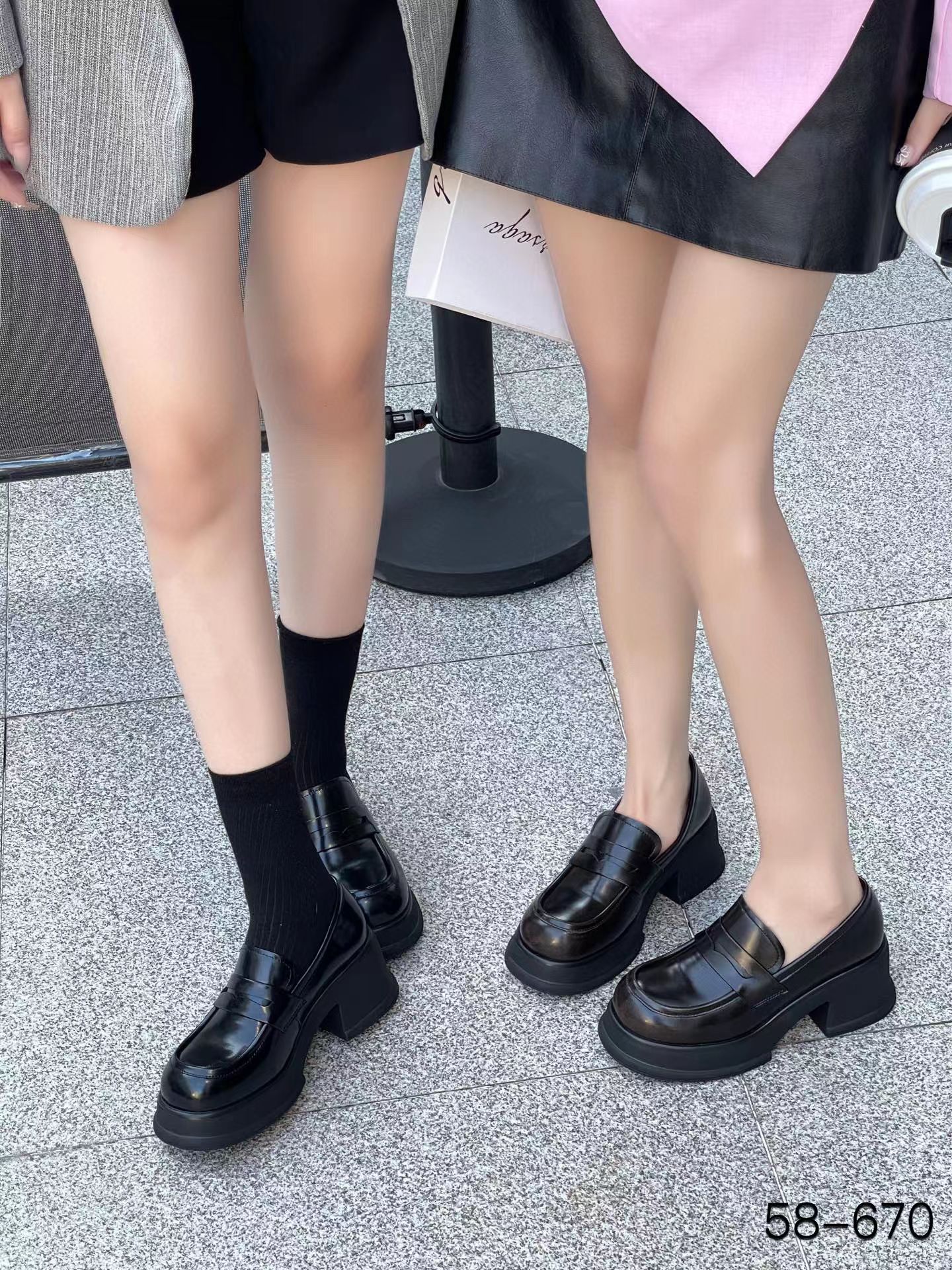 左踏右踏zuotayouta女鞋厚底真皮女士单鞋乐福鞋坡跟牛皮显瘦工鞋