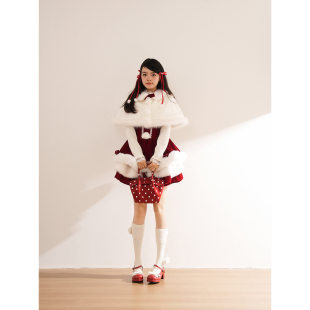 甜美可爱白色上衣+红色吊带连衣裙+斗篷三件套新年圣诞氛围感套装
