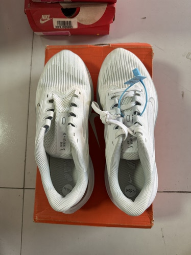 NikeAir Winflo 9舒适百搭跑步鞋男女同款 河南仓DD8686-100