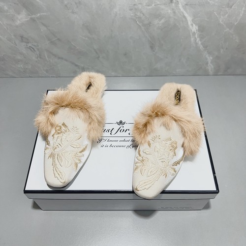 方头秋冬国风刺绣毛毛鞋复古平底