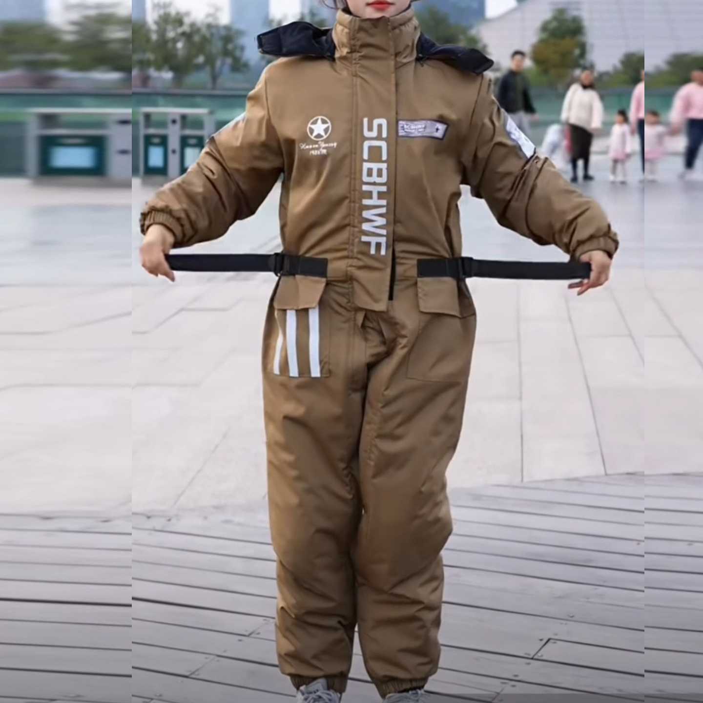 男女连体骑行服冬季挡风被