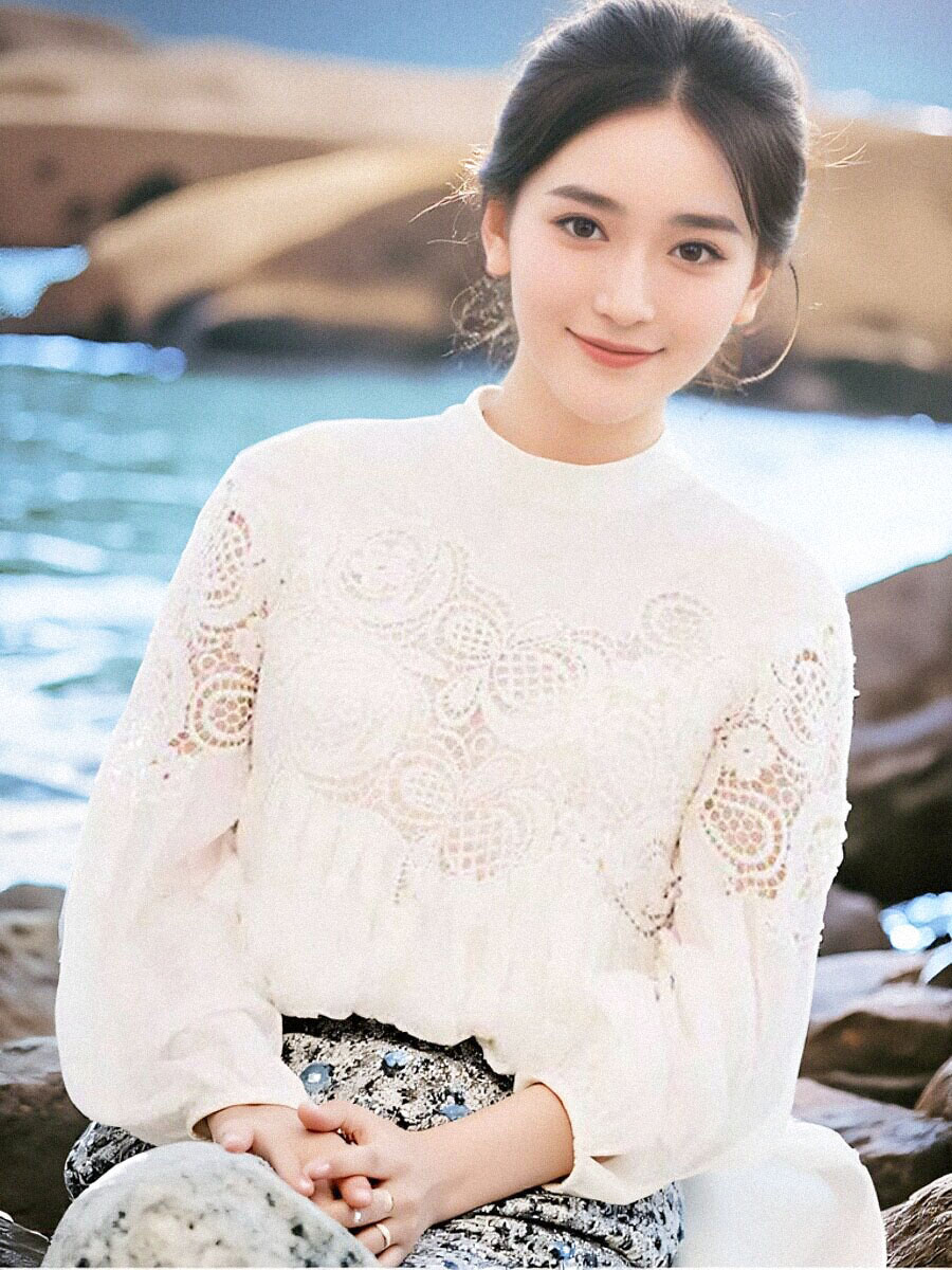 许晴同款时尚镂空百搭上衣套装女
