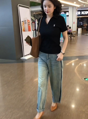 蓝色休闲翻边牛仔裤女.2023年夏季新款黑色V领减龄冰丝针织上衣