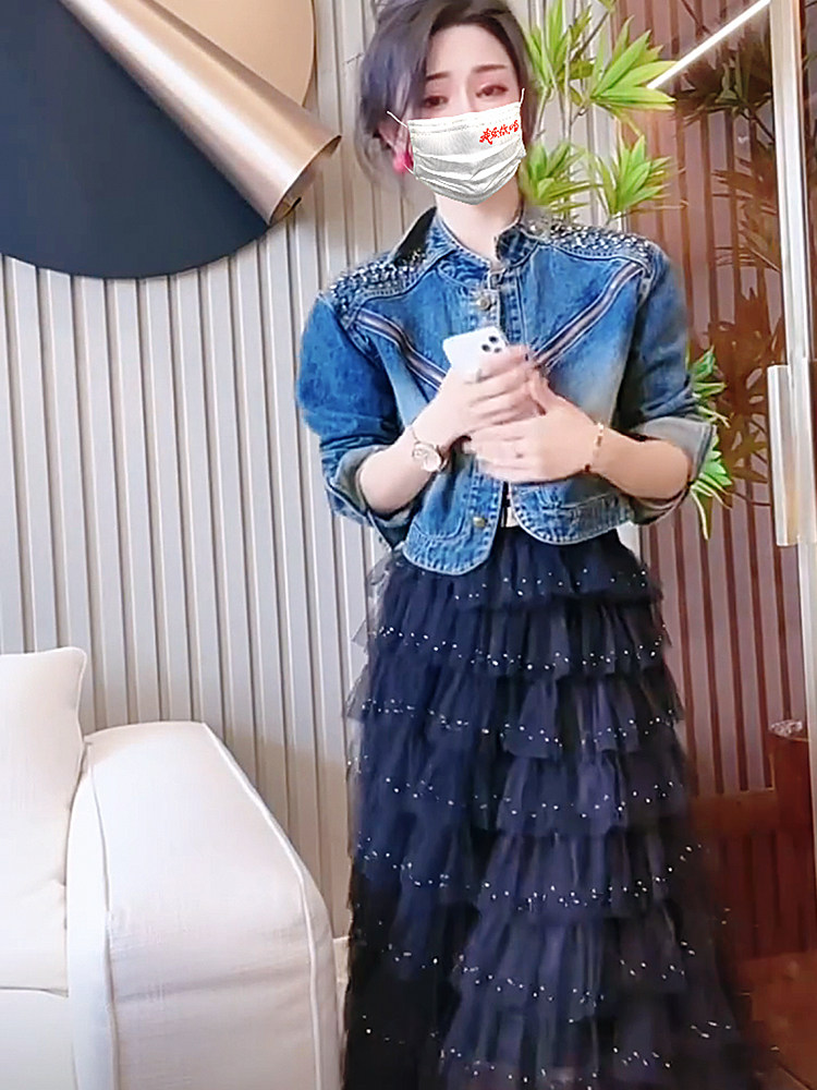 短款镶钻女装牛仔短外套