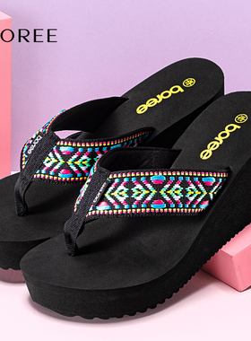 宝人夹脚人字拖女外穿夏季新款厚底增高坡跟防滑黑色海边沙滩凉鞋