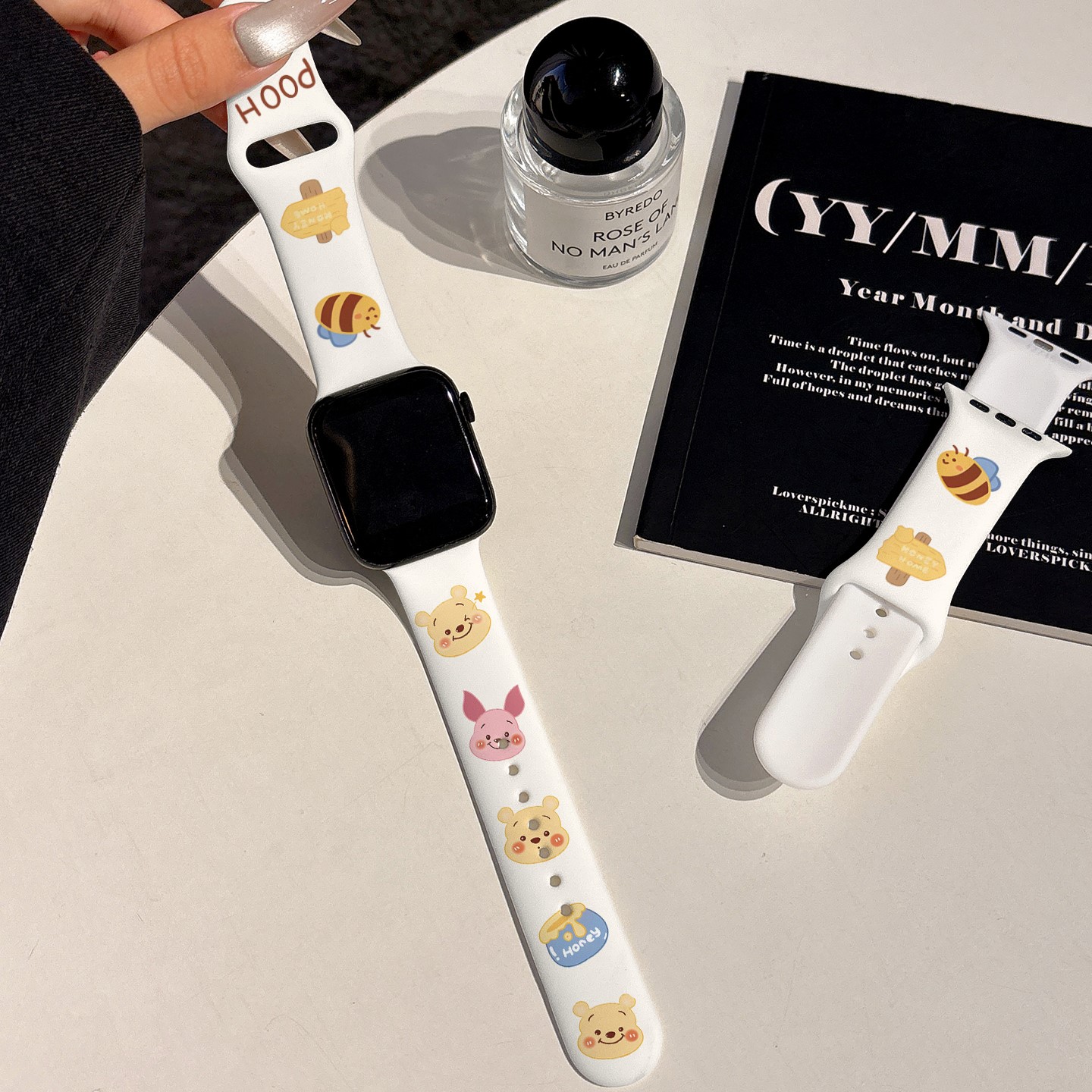 适用iwatchs10硅胶苹果手表applewatch10表带s9卡通可爱维尼熊s8新款s7小众ultra2夏季透气45se女s6网红闺蜜