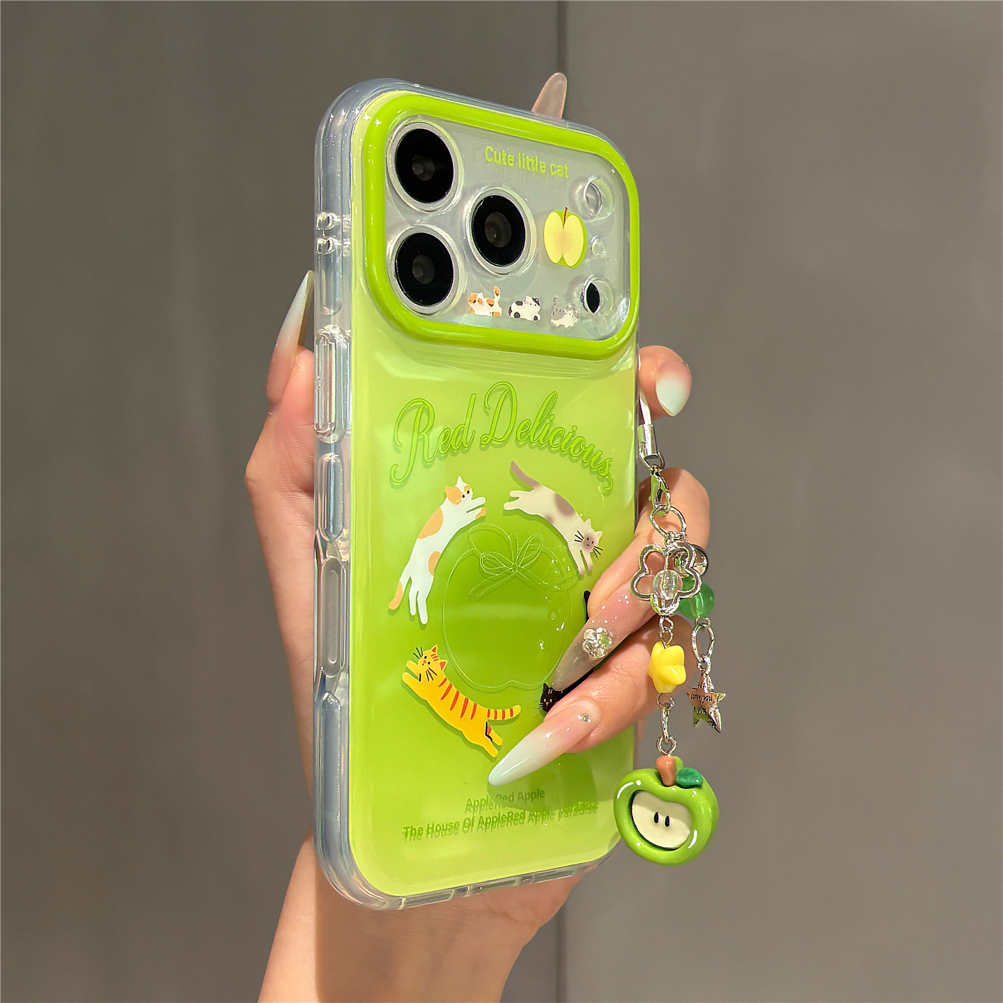 超好看春夏草绿色卡通线条青苹果猫咪适用苹果17promax手机壳