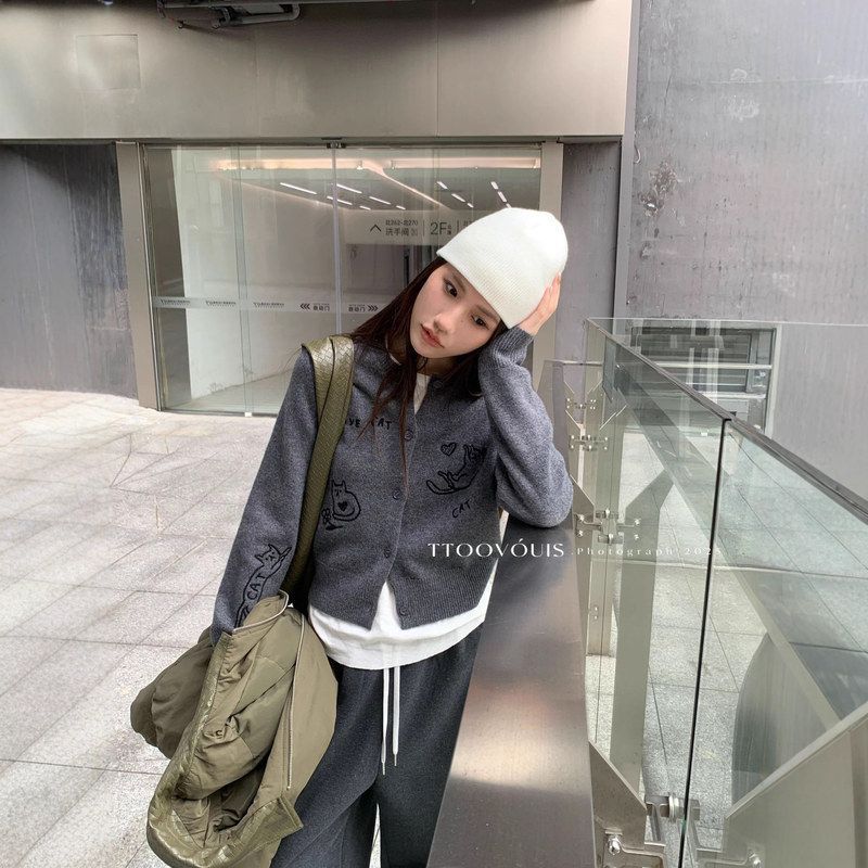 TTOOVOUIS冬季新款2386小猫针织