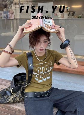 【FISH YU】十三行2026早春新款字母印花正肩短款圆领短袖女25635