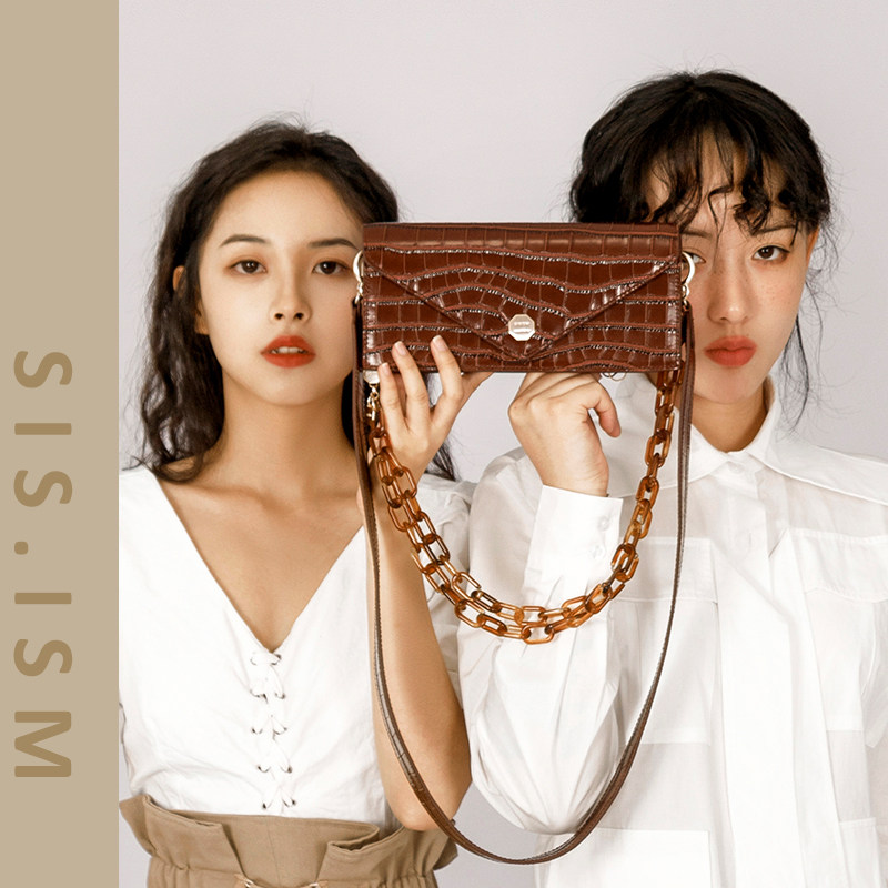 SISISM/姐妹主义2020新款牛皮鳄鱼纹信封包链条小方包单肩斜挎包