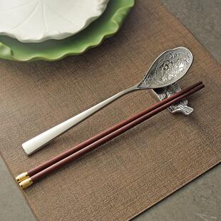 秋とLANカ一ベンタ一轻奢筷托筷金色浮雕勺304筷架席面更筷枕勺托