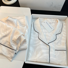 送闺蜜女友生日礼物高级感冰丝睡衣女2024新款春秋家居服礼盒装