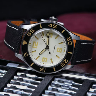 大表盘简约手表男2026新款男士高级感男款虫洞概念氚气男生机械表