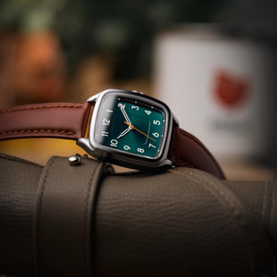 方形机械手表男2025新款运动男士虫洞概念氚气男款品牌正品商务表