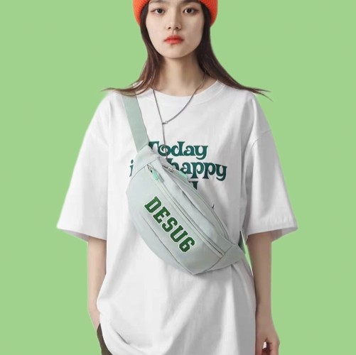 日系ins原宿运动胸包2025新男潮牌复古百搭工装斜挎包女学生腰包