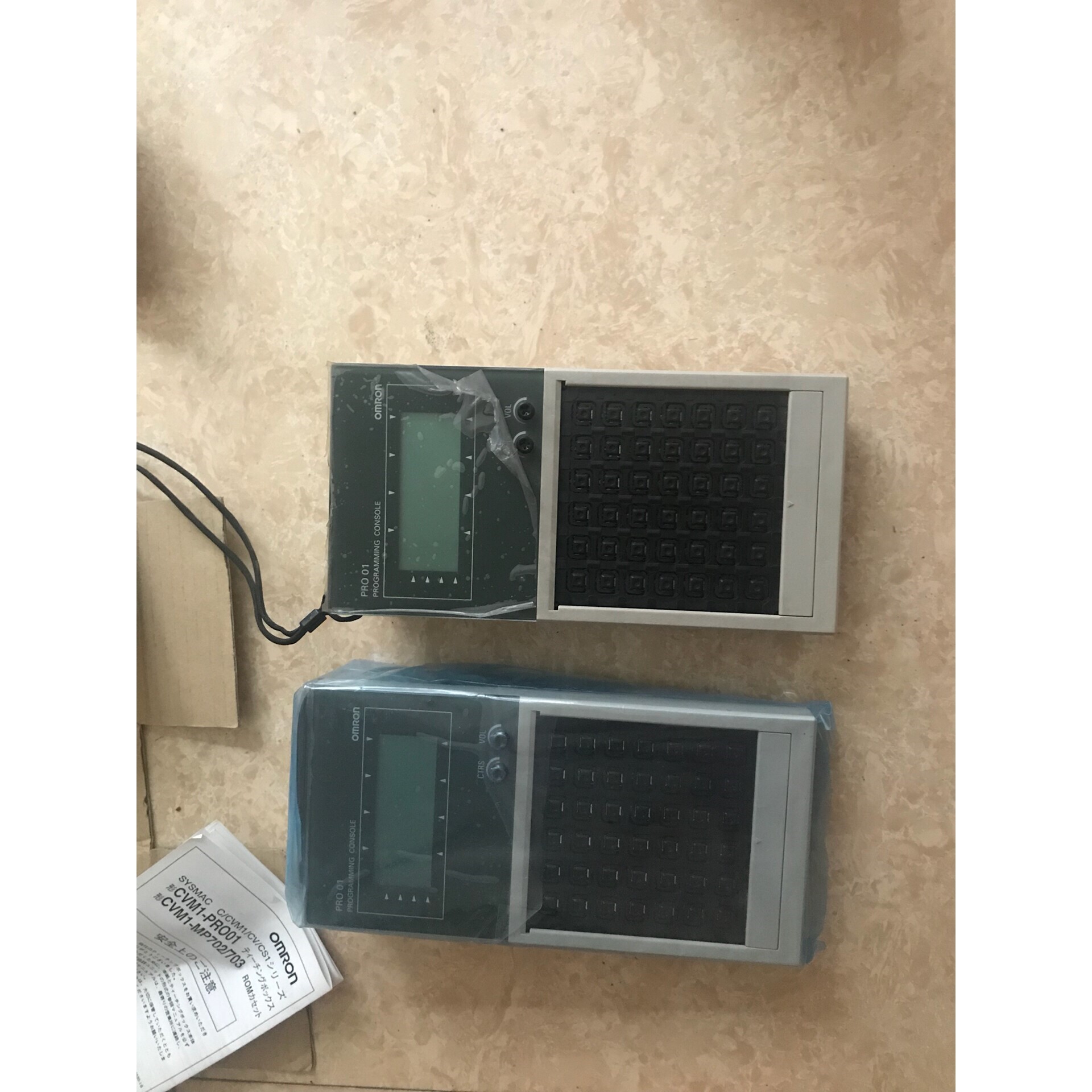 售前询价显示器PR〇一01CVM1一PR001一V1实物如