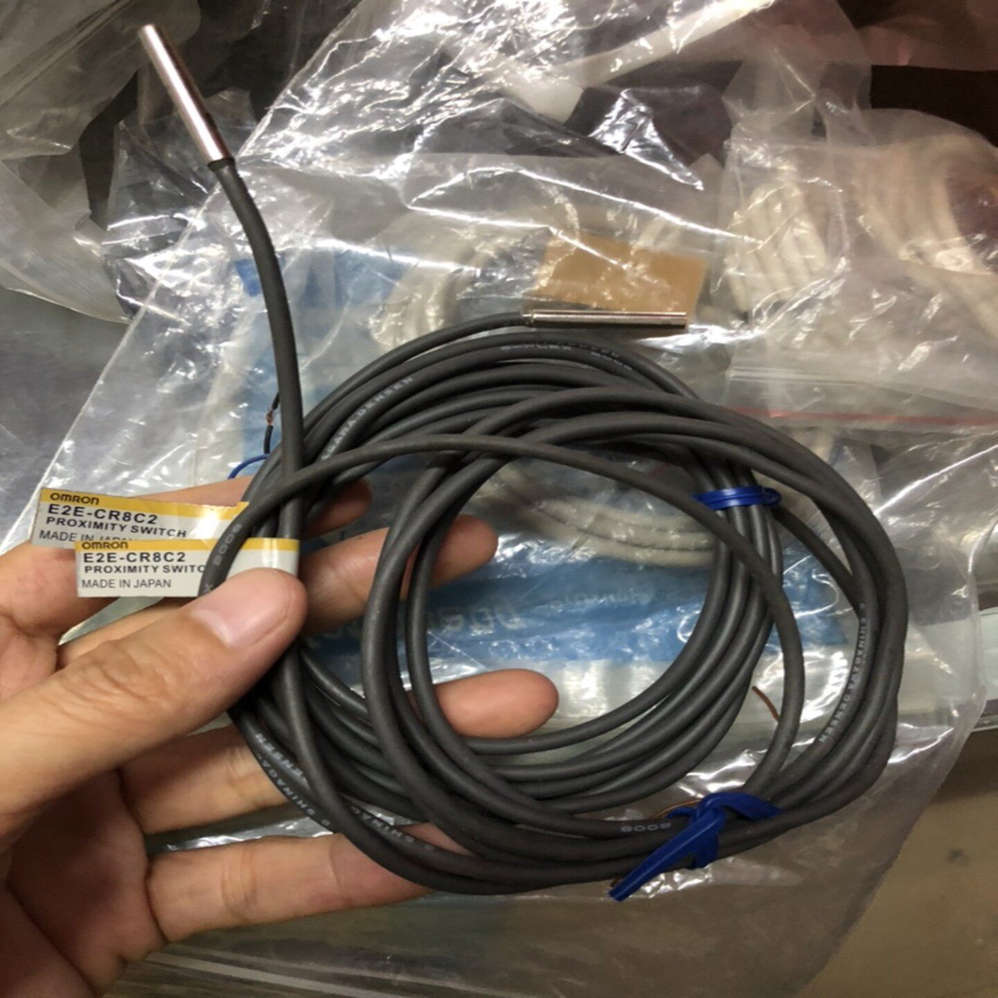 售前询价E2E-CR8C2接近开关