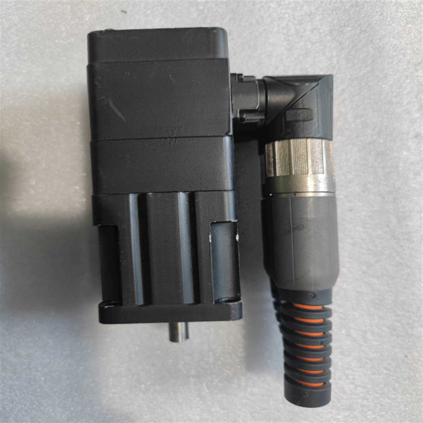 售前询价AB伺服马达MPL-A1510V-EJ74AA议价