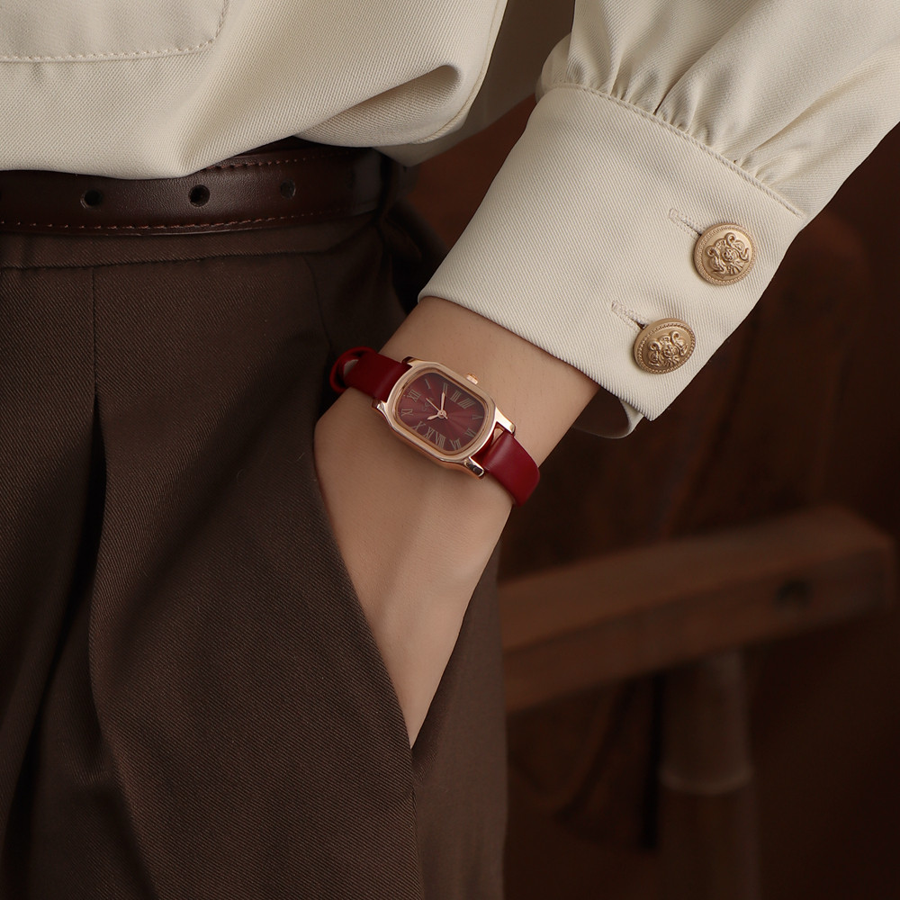 手表女ins小众设计女款简约气质2021年新款表复古红色皮带高级感