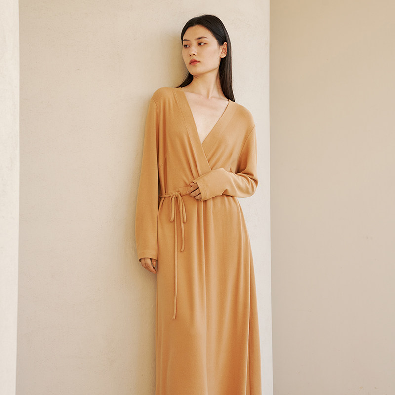 宽画连体睡衣秋季女款2022年新款柔软亲肤女家居服高级感睡裙冬季