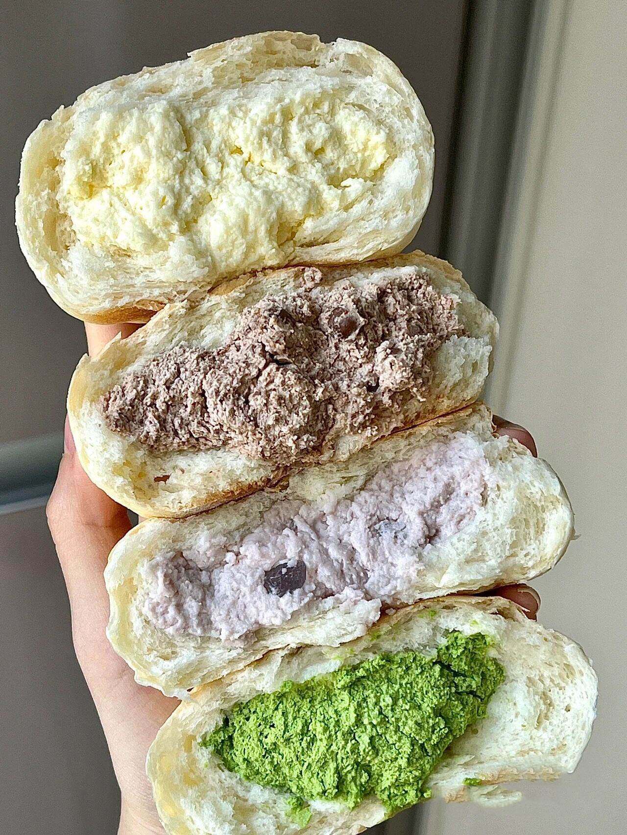 网红爆浆冰面包爆珠酸奶杨枝甘露榴莲白桃味夹心甜品冰淇淋面包