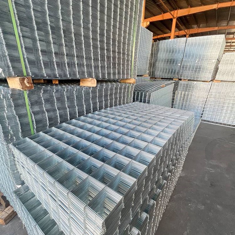 镀锌铁丝网片围栏小孔加粗养殖网狗笼底网建筑钢筋长孔网格网钢丝