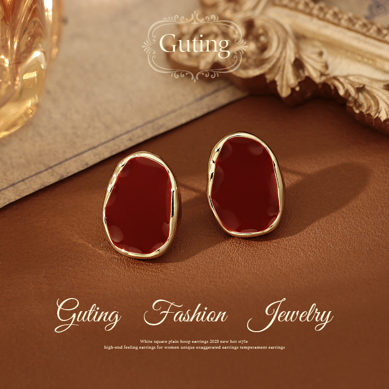 古婷红色几何椭圆形耳钉女轻奢高级感秋冬耳饰2025年新款爆款耳环