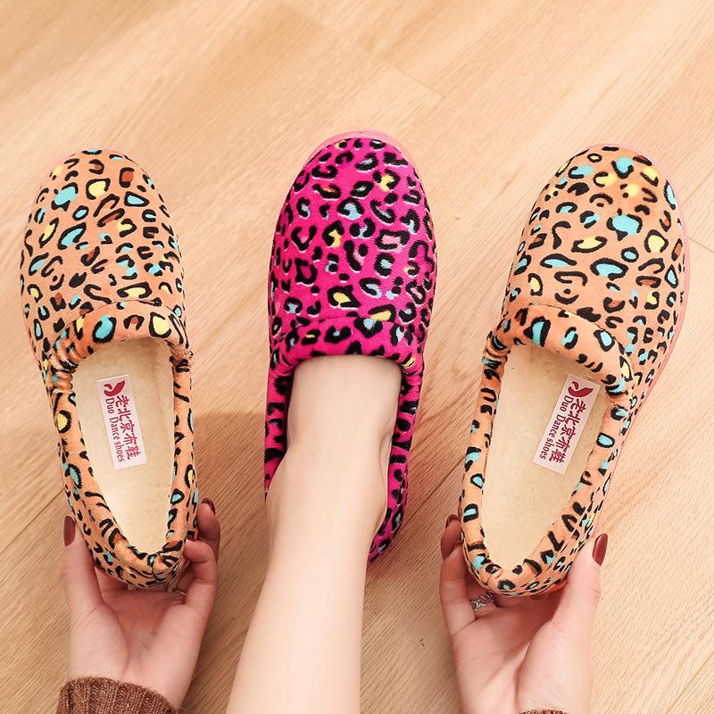 棉拖鞋女冬季款加绒女鞋舒适厚底室内防滑软底妈妈鞋豹纹保暖棉鞋