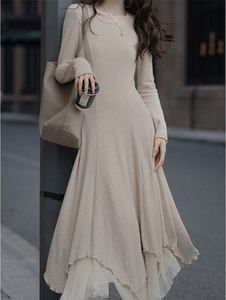 年爱丽高级气质女斯仿2023连衣裙秋冬温柔感羊绒针织连衣裙女