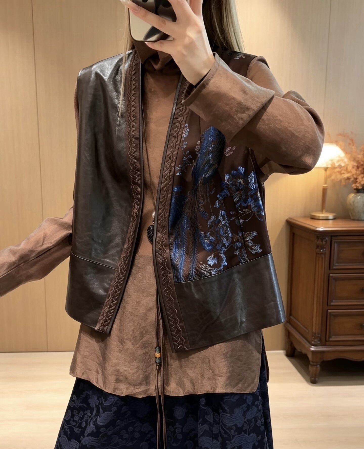 欧货同步2026新款真皮皮衣女羊皮油蜡皮短款新中式马甲
