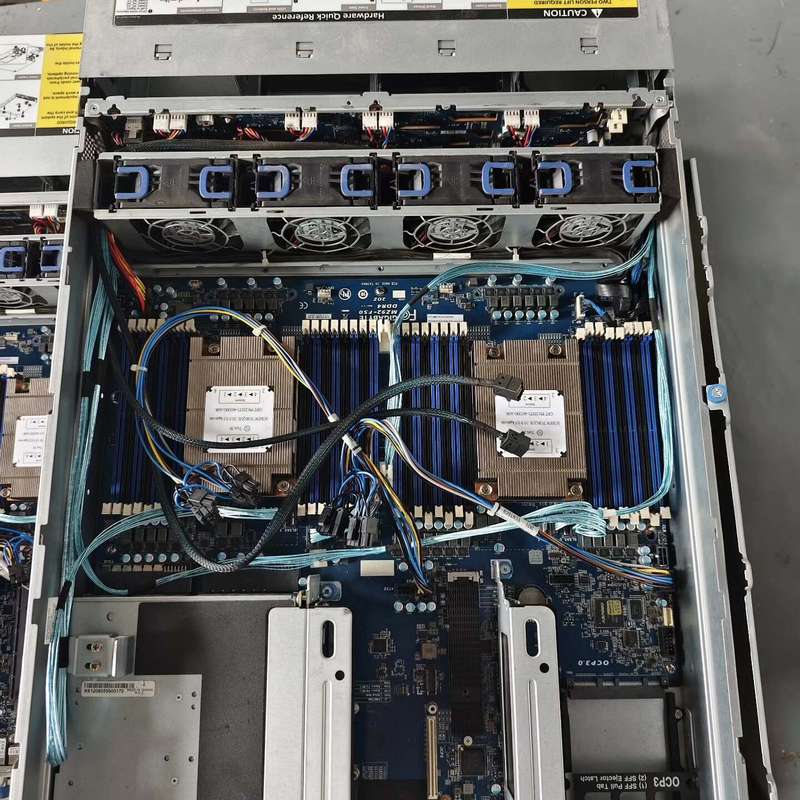 请议价-技嘉 MZ92-FS0 2U 12盘位服务器，支持AMD双路