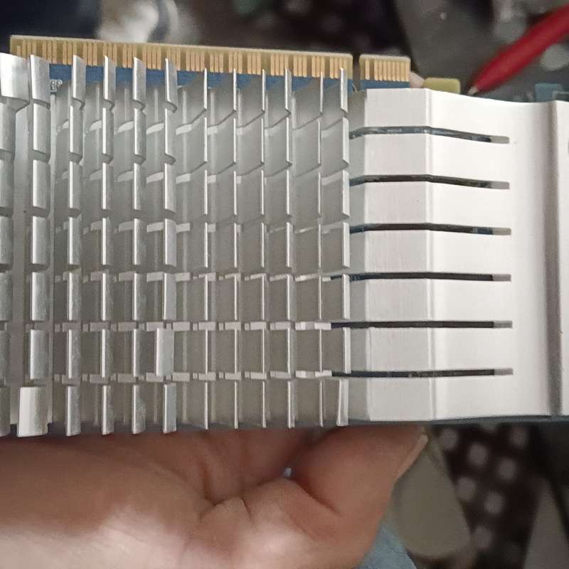 请议价-影驰GF210显卡，128MB DDR3，PCI-E接口，支