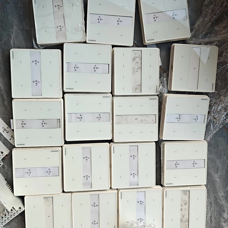 请议价-西门子KNX四联触摸开关5WG1 203-2DB13二只，二