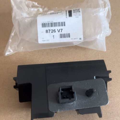 请议价-C4picasso尾门开关，全新原厂件！适用于标致C4pic