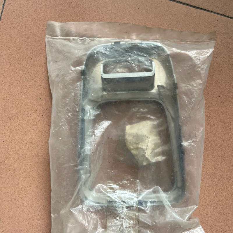 请议价-进口标致3008换挡杆装饰盖，全新原厂件。适配标致3008车