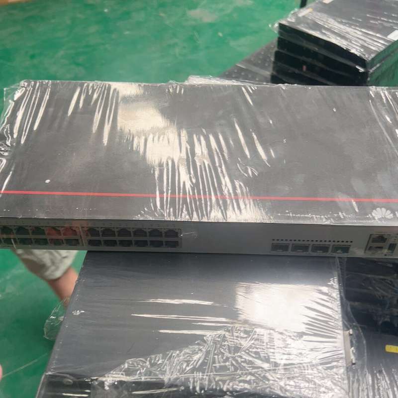 请议价-华为 S5735-S32ST4X 核心交换机，机柜刚下来24