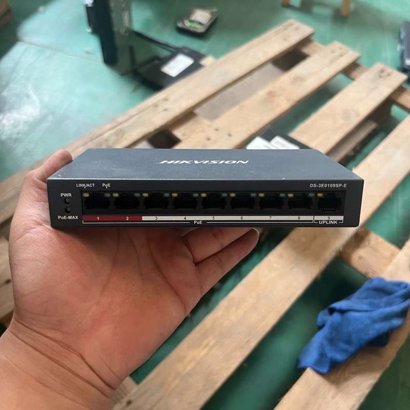 请议价-海康威视DS-3E0109P-S 9口POE交换机,设备拆机