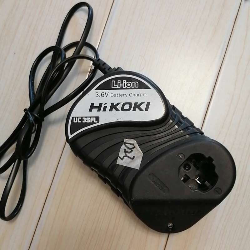 请议价-日立起子机充电器3.6V,测试功能正常,里面很新没有发黑