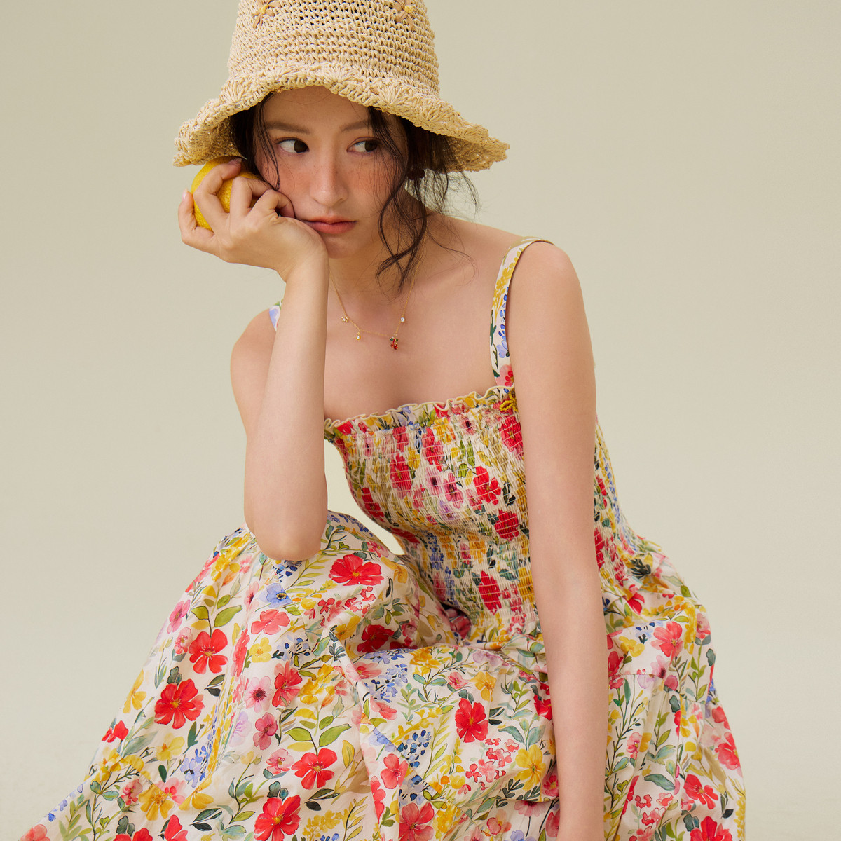 西町村屋花朵印花吊带裙2026夏季女新款度假风气质长裙XABB11017