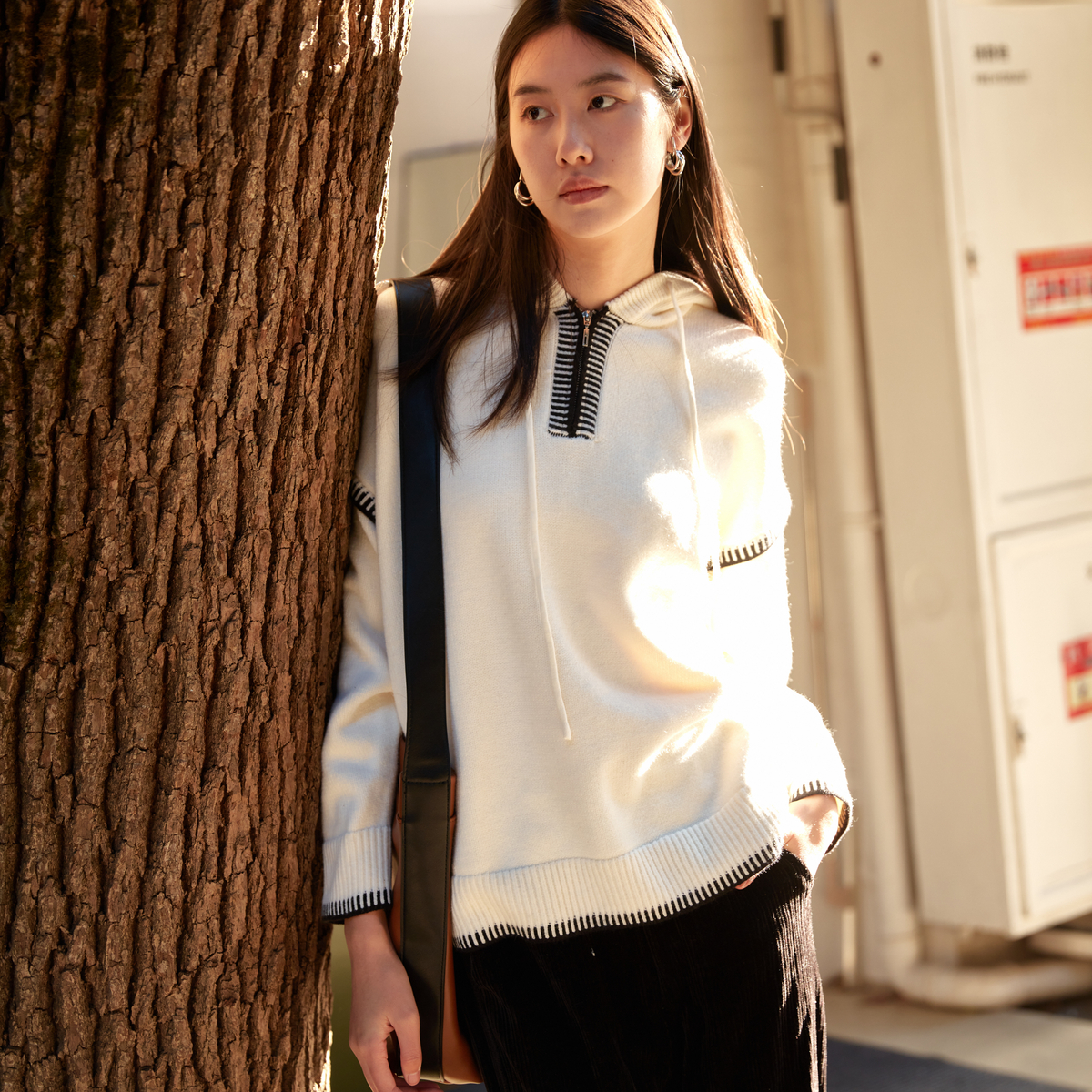 西町村屋学院风明线连帽针织上衣