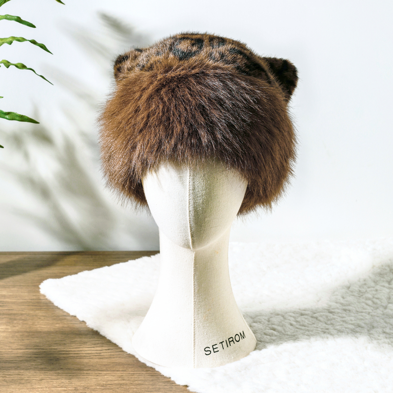 西町村屋复古感帽子女冬季新款俏皮豹纹猫耳设计毛毛帽XAAD60092