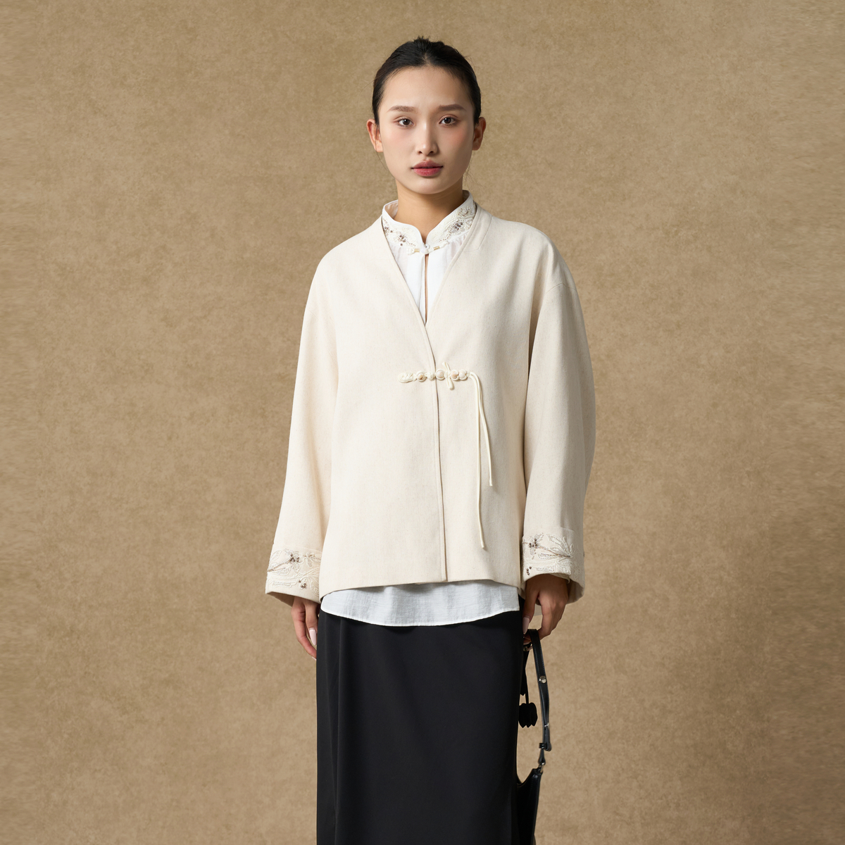 西町村屋国风上衣女装2025秋季新款重工设计感钉珠外套XHAC10612