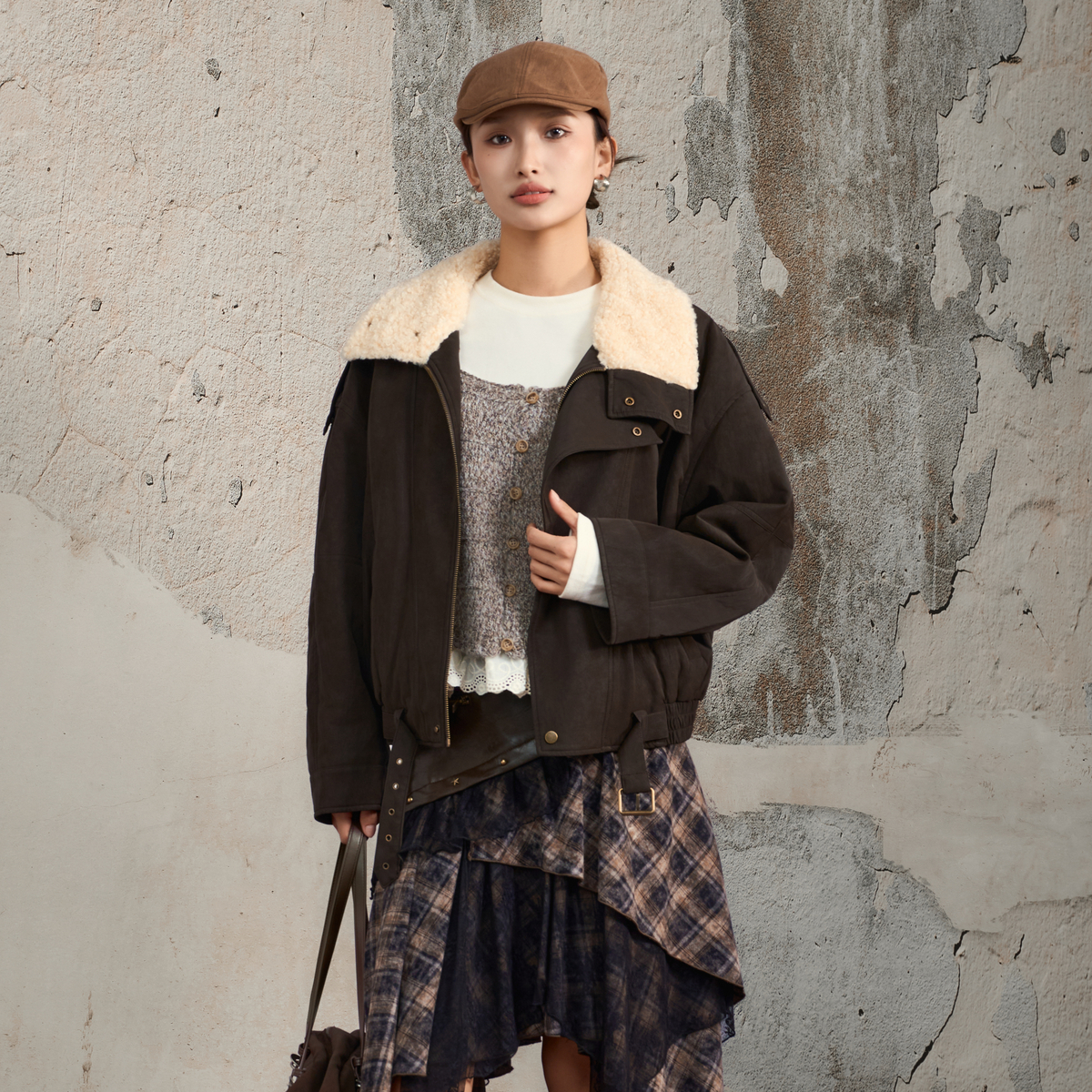 西町村屋复古设计感外套女装2025冬季新款短款皮衣外搭XHAD10006